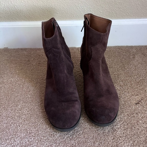 Lucky Brand Size 7.5 Brown Suede Leather Ankle Boots Booties Block Heel - Picture 5 of 8